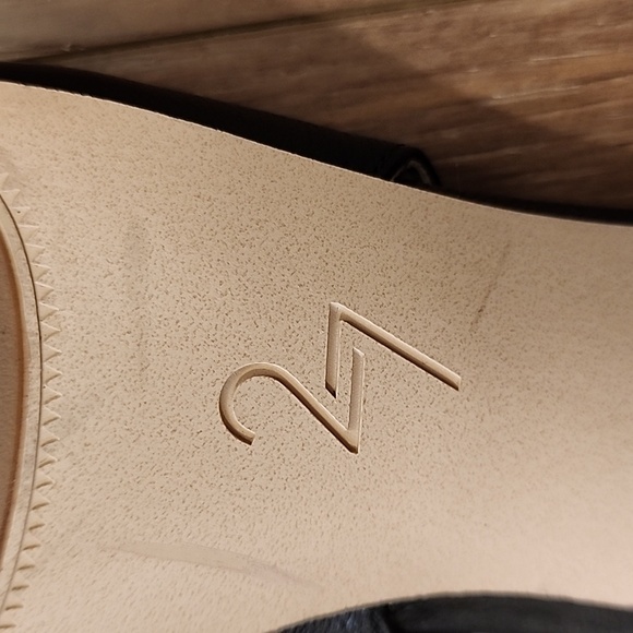 27 Edit Naturalizer Hunny Slingback Pump Shoes Black Leather Block Heel size 11 - Picture 9 of 13